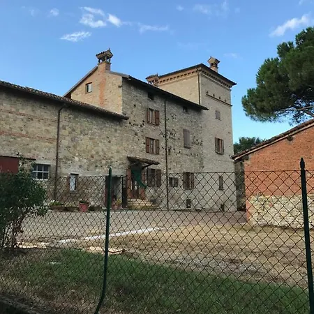 Casa de Campo Torre Colombaia *